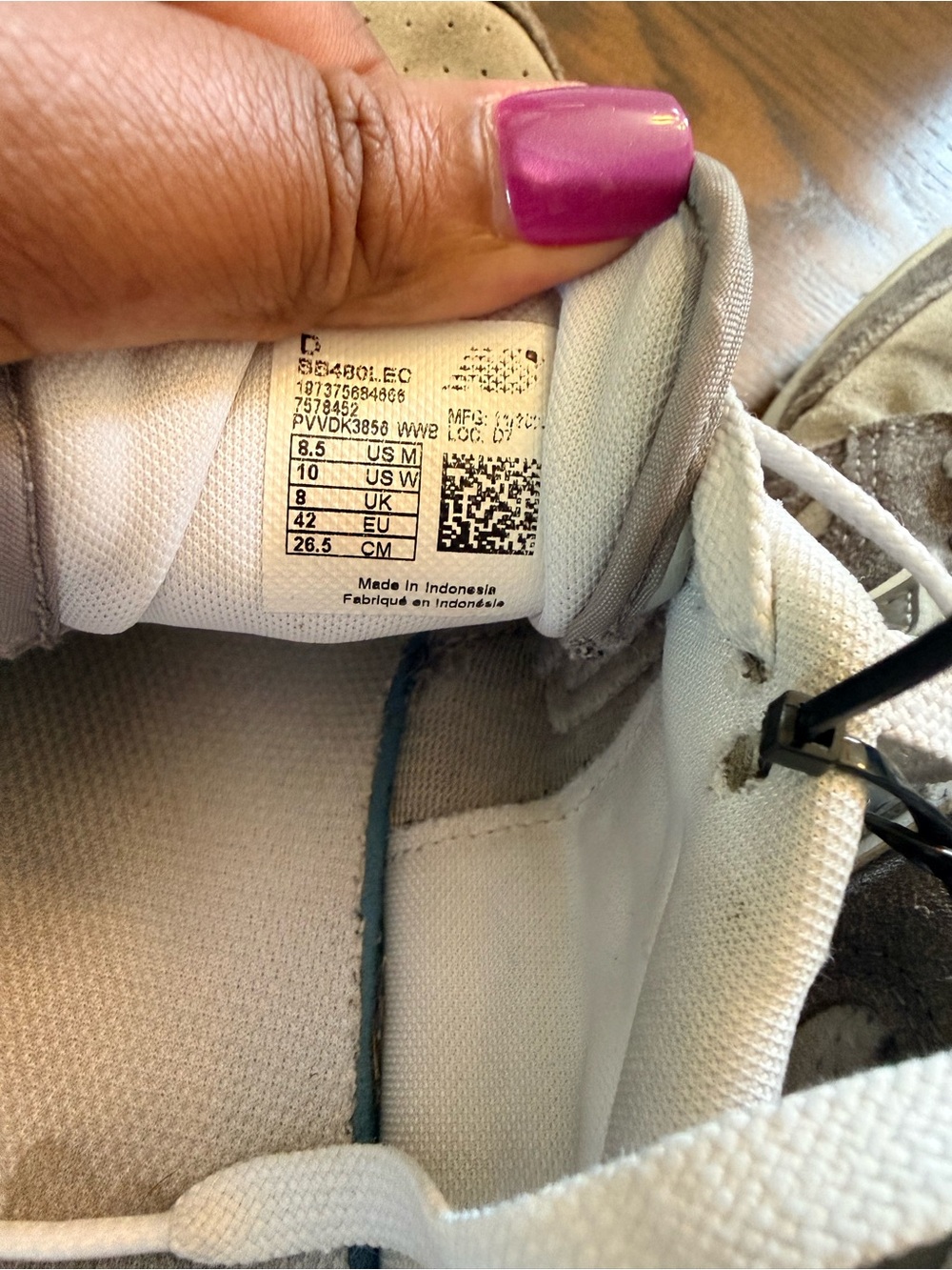 New Balance  Grey Suede & Light Grey Lace-Up Sneakers. Women size 10. Men 8.5 - Picture 7 of 7